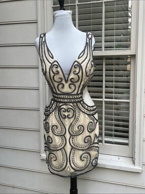 EUC- GB (Gianni Bini)  Beaded Bodycon Cutout Cocktail Dress Cream/ Black Size 13